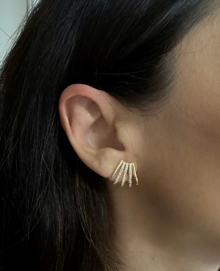 Brincos Ear Hugger Três Pontas Ouro 18K (750) Cravejado - Imagem 4